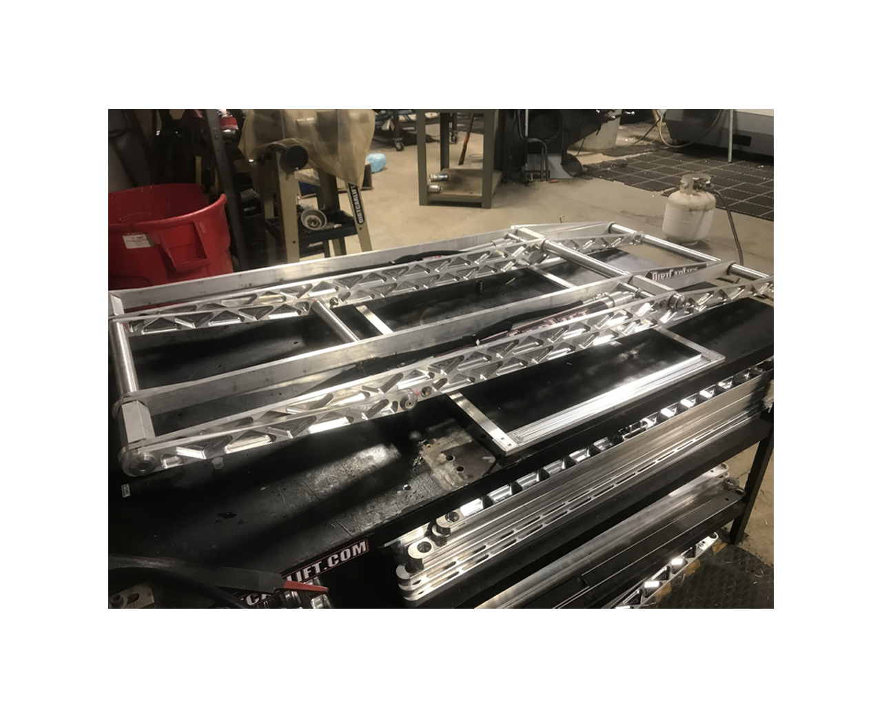 Dirt Car Lift - Speedcars